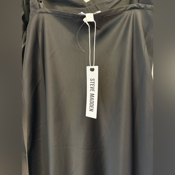 Steve Madden Lucielle
Handkerchief Hem Satin Slipdress size L - Picture 11 of 11